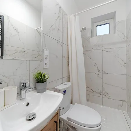 Bemovia House 3* Warszawa