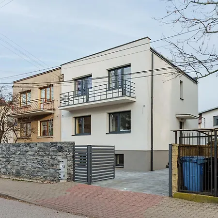 Bemovia House Aparthotel