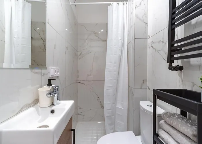 Aparthotel Bemovia House 3*