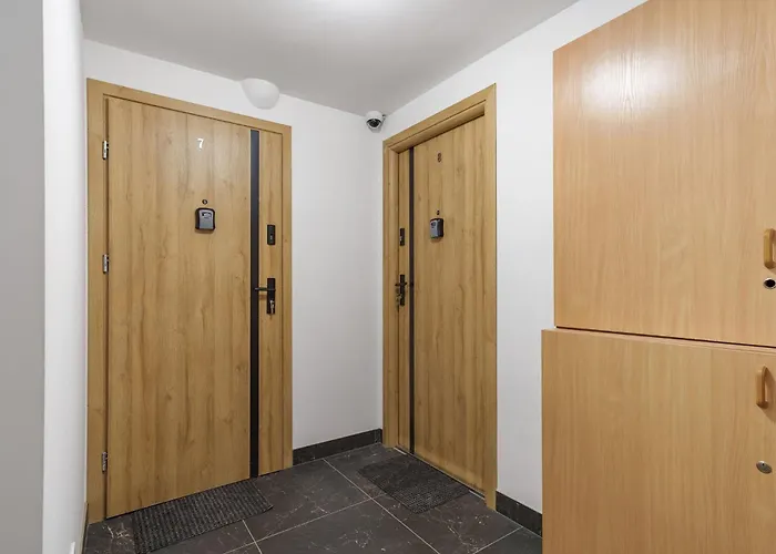 Aparthotel Bemovia House 3*